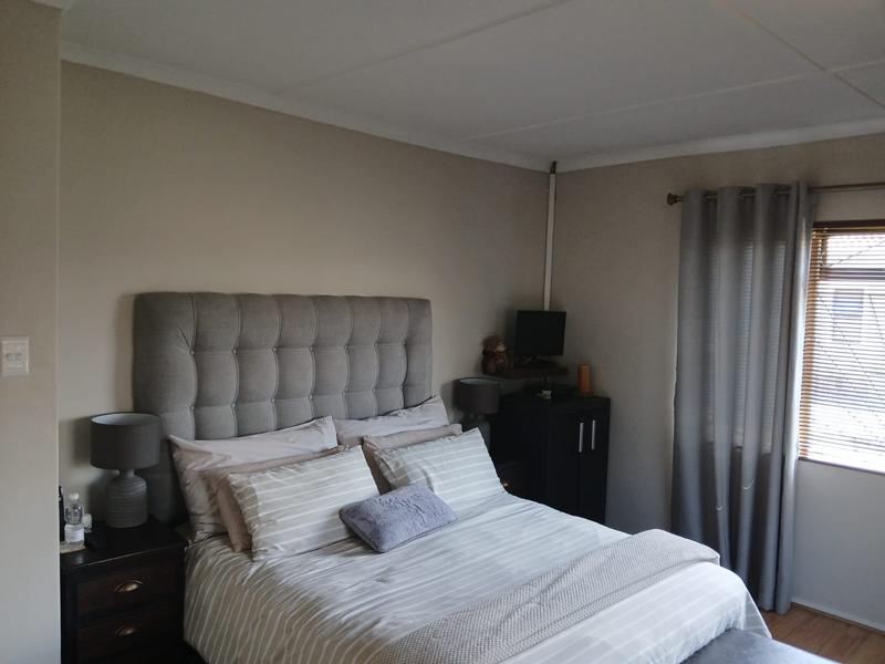 4 Bedroom Property for Sale in Rustdal Western Cape